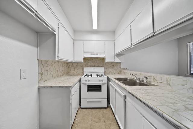 Studio apartment at South Towers (Bonnie Brae) Apartments in Los Angeles, CA